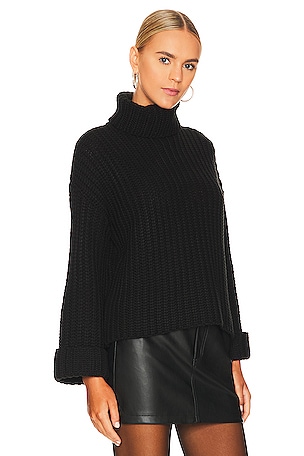 525 Chunky Turtleneck Shaker Pullover in Black