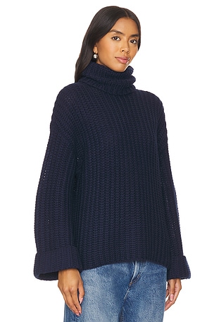 525 Vida Sweater in Navy