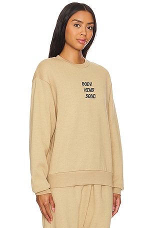 7 Days Active Organic Fitted Crewneck in Beige