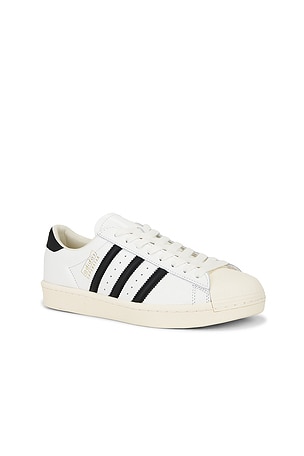 adidas Originals Superstar Vintage Sneaker in White,Black