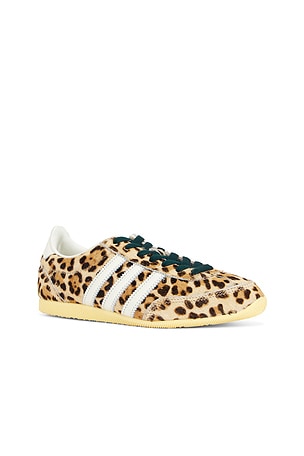 adidas Originals Japan Sneaker in Beige