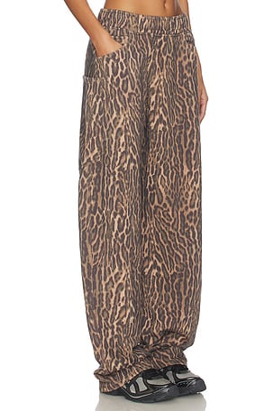 AFRM Ryan Barrel Sweatpant in Brown