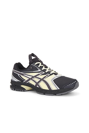 Asics UB11-S Gel-Ds Trainer 14 Sneaker in Black,Lemon