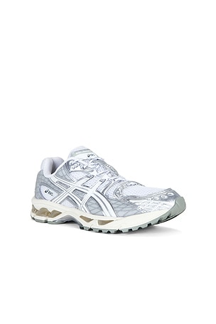 Asics Gel-Nimbus 10.1 Sneaker in Metallic Silver. Size Mens 12/Womens 13.5. Also