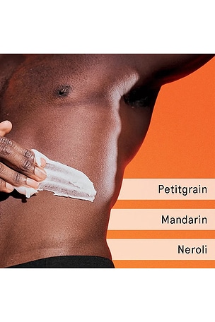 AKT London The Foaming Body Scrub in Sc