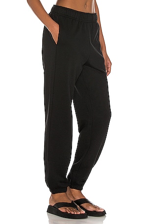 alo Accolade Sweatpant in Black