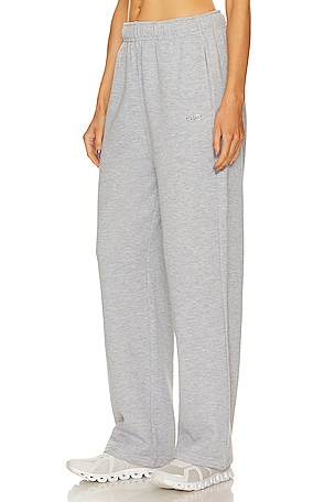 alo Accolade Straight Leg Sweatpant in Light Grey