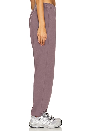 alo Accolade Sweatpant in Brown
