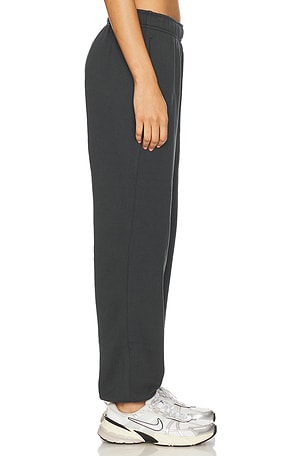 alo Accolade Sweatpant in Green