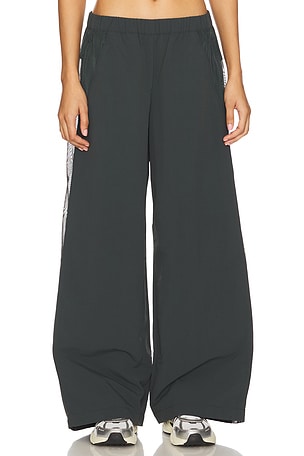 High-waist Origin Wide Leg Track Pant alo