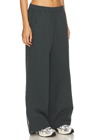 alo High-waist Origin Wide Leg Track Pant in Green