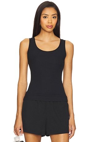 TOP SIN MANGAS RIBBED MESH alo