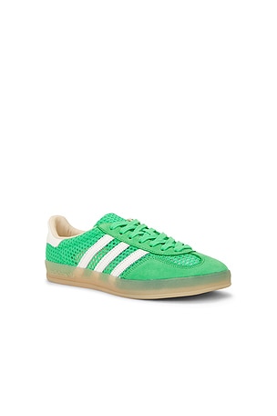 adidas Originals Gazelle Indoor Sneaker in Green. Size Mens 9.5 / Womens 10.5. Also