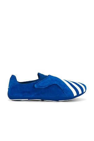 adidas Originals x Pharrell Williams Yoga Vario Sneaker in Blue