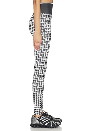 Astoria Seamless Knit Legging in Black,White