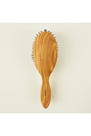 Altesse Studio Beaute Classic Gentle Detangling Brush Fine To Medium in Tan