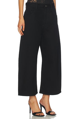 THE ATTICO Curved Short Leg in Black