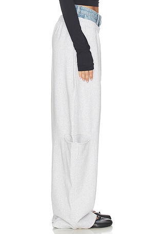 Alexander Wang PANTALON SWEAT PRESTYLED SLASHED WITH DENIM WAISTBAND en Light Gris