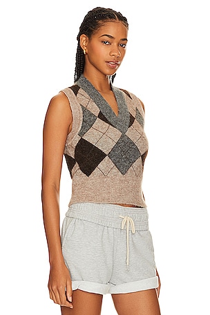 BEVERLY HILLS x REVOLVE Argyle Vest in Beige