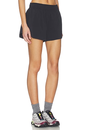 Beyond Yoga Breeze Run Short en Noir