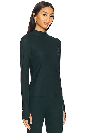 Beyond Yoga Featherweight Moving On Pullover in Green