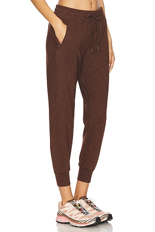 Beyond Yoga Heather Rib Street Jogger in Brown