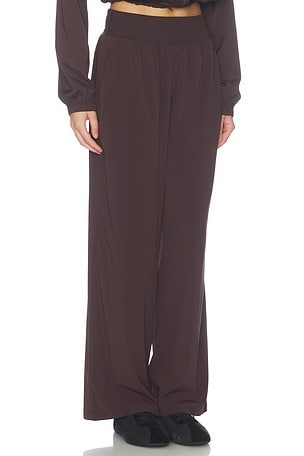Beyond Yoga Move Free Pant in Brown
