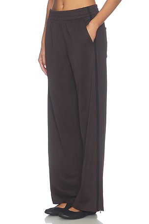 That Tracks Pant Beyond Yoga