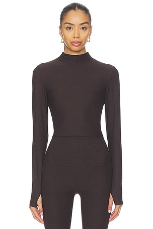 Beyond Yoga Featherweight Moving On Cropped Pullover in Chocolate