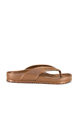 BIRKENSTOCK Honolulu Sandal in Metallic Copper | REVOLVE