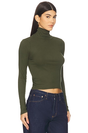 Bobi Crop Turtleneck Top in Dark Green