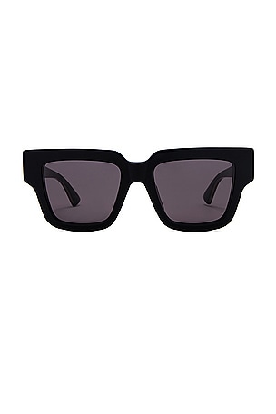 Nude Triangle Square SunglassesBottega Veneta$540