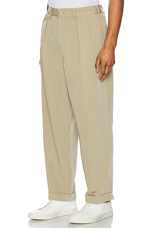 Beams Plus 2 Pleats Trousers Pe Twill in Brown. Size XL/1X. Also