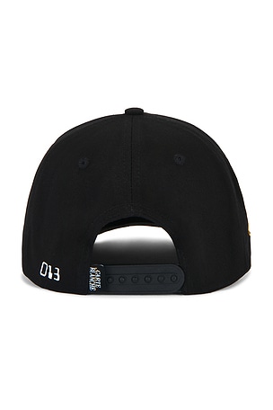 Carte Blanche The Classic Snapback Hat in Black