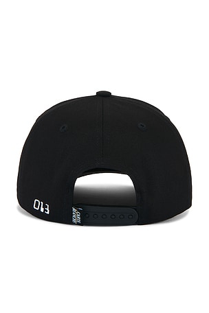 Carte Blanche The Clubhouse Snapback Hat in Black