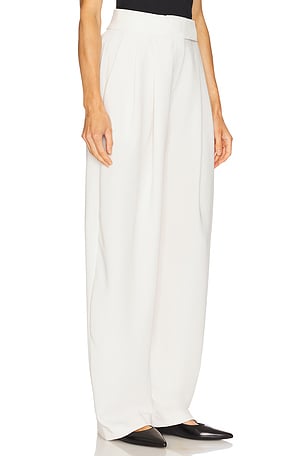 Camila Coelho Reese Pant in Beige. Size XS. Also