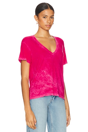 COTTON CITIZEN The Mykonos V-neck in Fuchsia