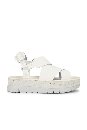 Oruga Up Sandal Camper