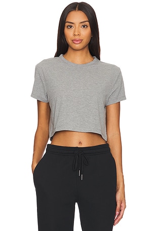 T-SHIRT CROPPED ALMOST FRIDAY Cuts