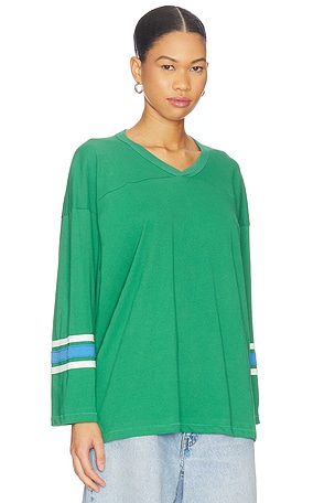 DAYDREAMER Solid Hockey Jersey Tee in Green. Size S/M. Also