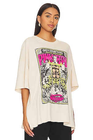 DAYDREAMER Pink Floyd Queen Elizabeth Poster Oversized Tee in Cream