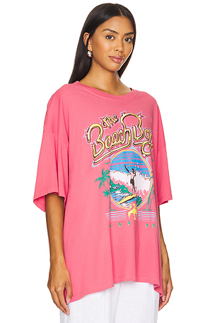 DAYDREAMER The Beach Boys Surfs Up Tee Shirt in Rose