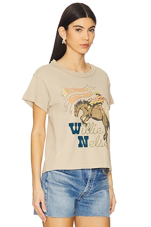 DAYDREAMER Willie Nelson Horse Called Music Reverse Gf Tee in Grey