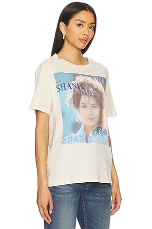 DAYDREAMER Shania Twain Woman in Me Boyfriend Tee in Cream