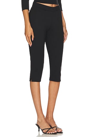 GUIZIO Caria Capri Pants in Black