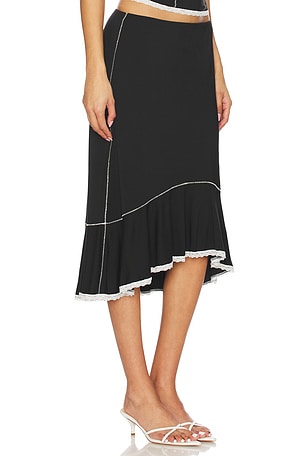 GUIZIO Low Rise Dainty Skirt in Black