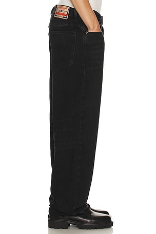 Diesel Relaxed Fit 2001 D-macro Jean in Black. Size 36. Also