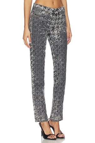 Diesel Jiann Pant in Black. Size 30. Also