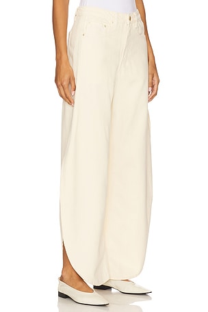 DL1961 Rori High Rise Barrel Jeans in Beige. Size 32. Also