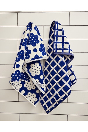 Dusen Dusen Raspberry Hand Towel